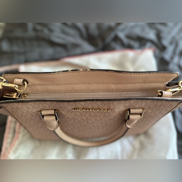 Michael Kors Bags Small Sheila Center Zip Satchel Crossbody Bag | Gold/Pink - Picture 2 of 15